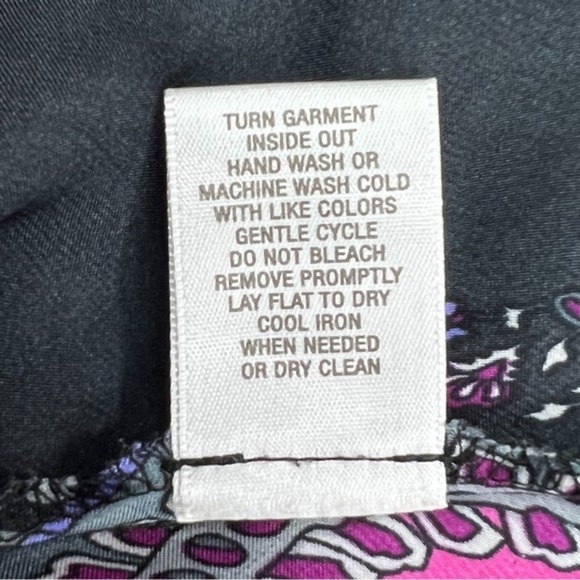 Dress Barn | Ruffle Detail Pink & Black Sleeveless Blouse Silky Paisley Print XL - Picture 12 of 13